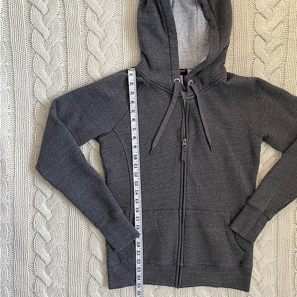 🌼2 for $20🌼 Tuff Athletics Slim Fit Grey Zip Up Hoodie w/ Thumbholes - Picture 9 of 11